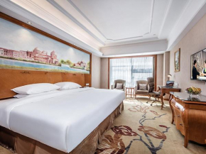  Vienna International Hotel Xinyang Yangshan New District  Синьян